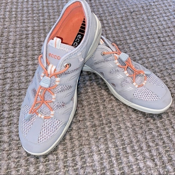 Ecco light grey running shoe. Walk or light hiking. Size 38 / 7.5. - Picture 8 of 8